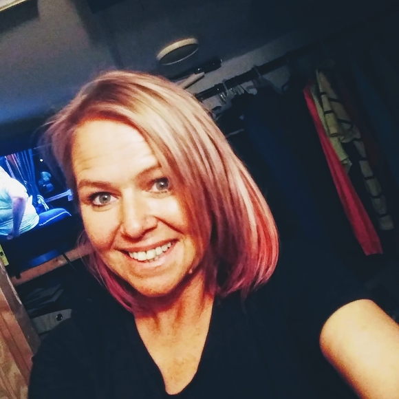 Meet your Posher, Tabitha - Picture 1 of 1